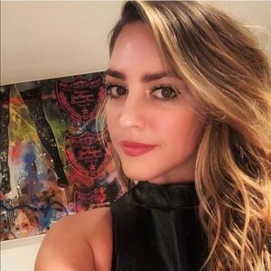 Meet your Posher, Cynthia